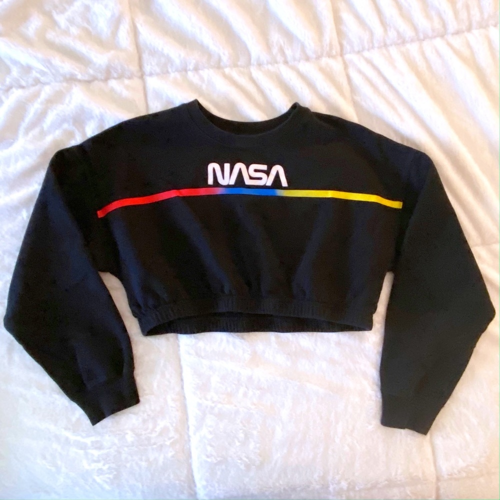 Forever 21 NASA space crop top sweat shirt size M Black